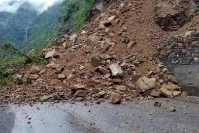 पहिरोमा पुरिएर एकै परिवारका ७ जनाको मृत्यु
